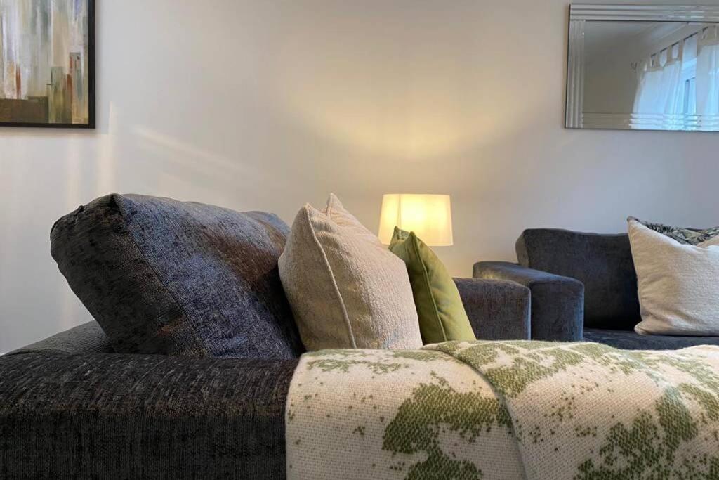Alicia Newport By Mia Living 2 Bedroom Apartment With Dedicated Parking Exterior foto